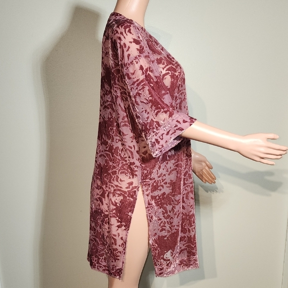 Arizona Jean Company Red Velvet Robe with Wide Sleeves - Picture 5 of 9